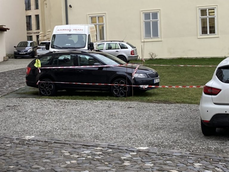 Problematické parkování potřebuje pravidla!